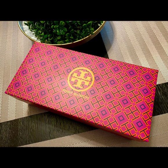 Tory Burch thong sandals - Picture 2 of 6